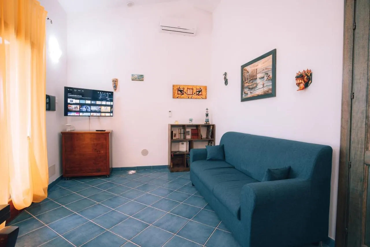 Frank'S Home Tanaunella 0*,  Ιταλία